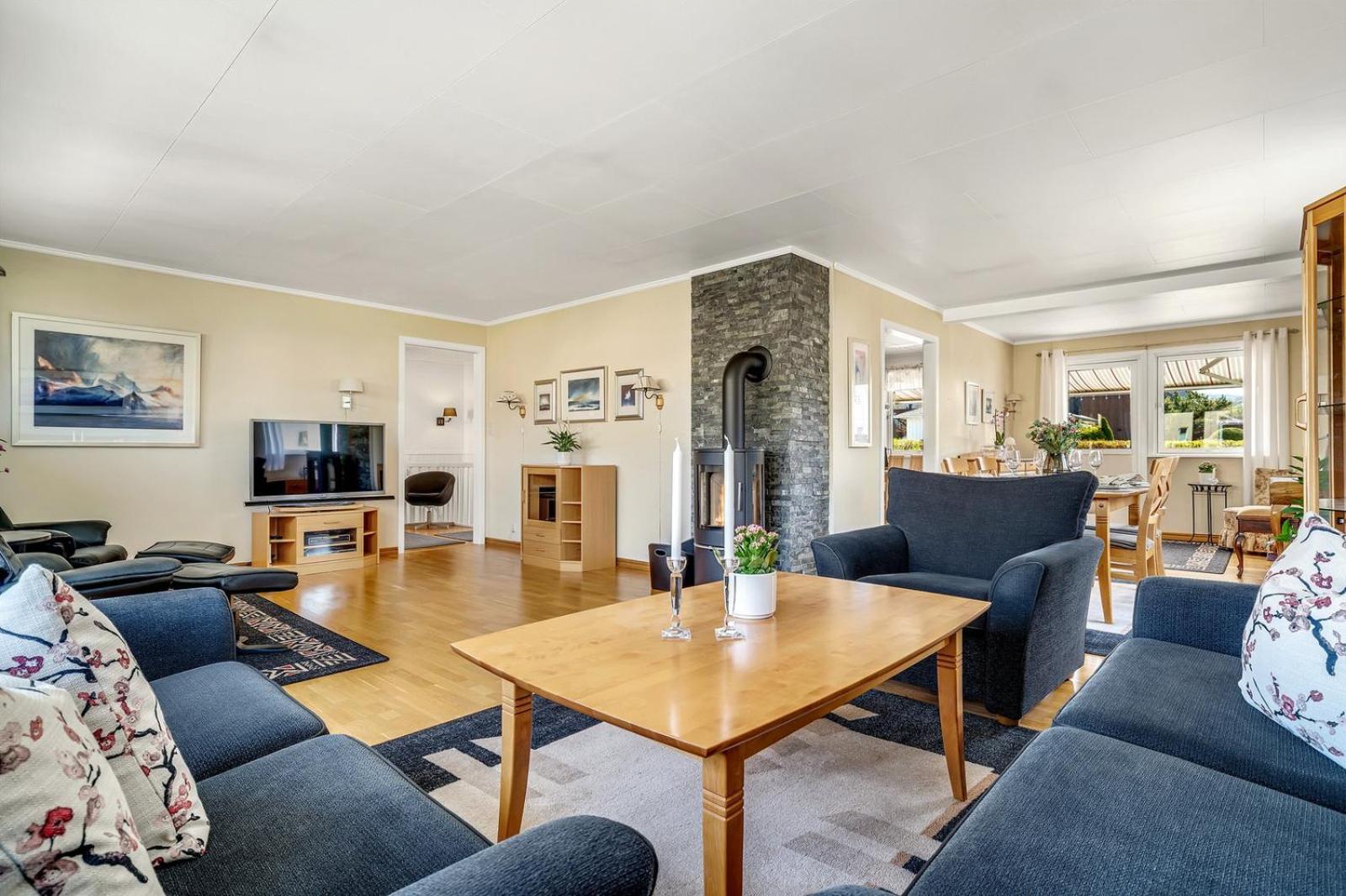 Villaer Big House With Parking, Perfect For Vm2025
